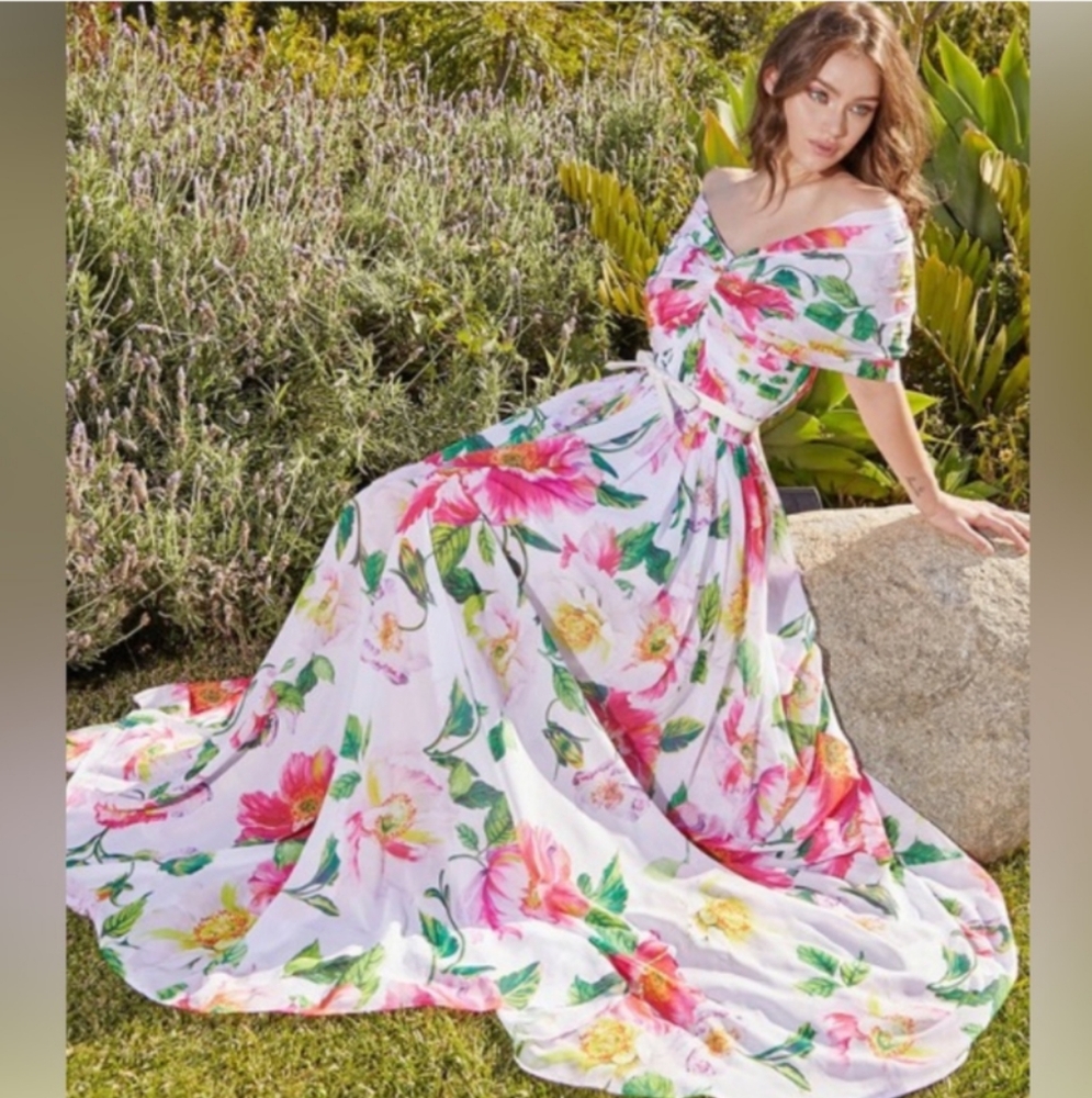Floral off shoulder maxi dress ❤️